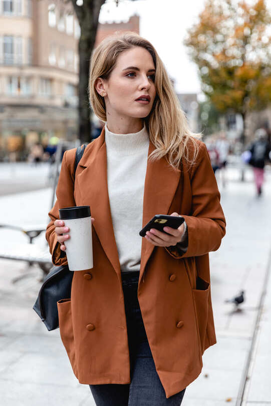 Circular Cup Cream & Cosmic Black 12oz