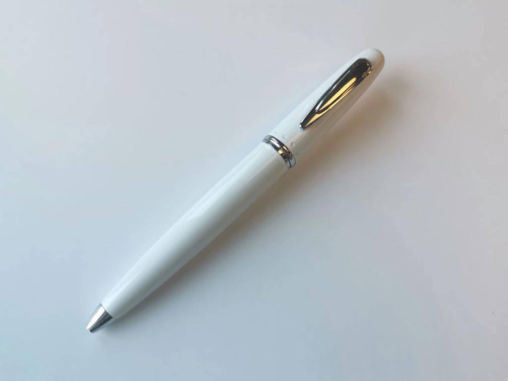 Twist Metal Pen - White